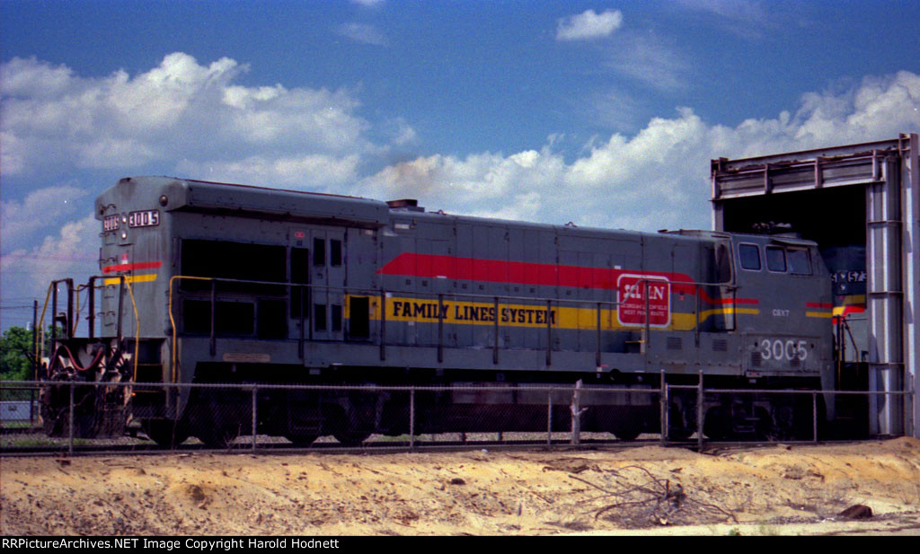 CSX 3005 exits the wash rack